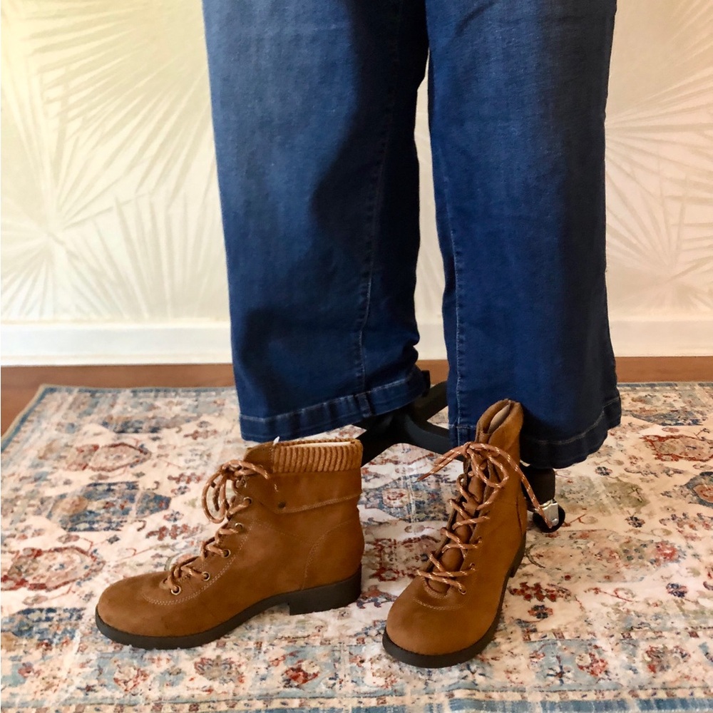 St. Johns Bay Yumma Cognac Suede Boots NIB Size 8M - Picture 9 of 9